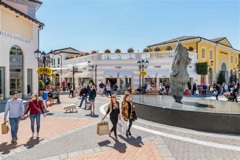 outlet prada serravalle|serravalle outlet shuttle.